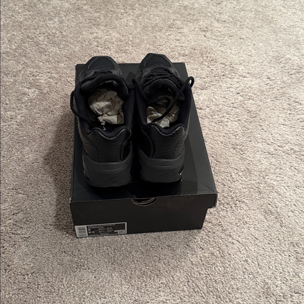 Sneaker - Picture 3 of 8